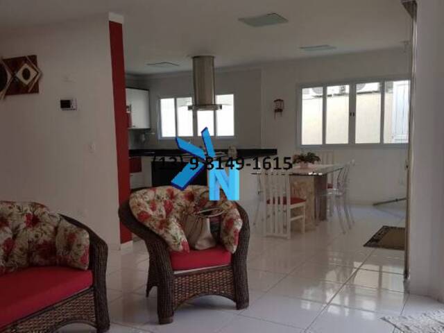 Sobrado para Venda em Peruíbe - 4